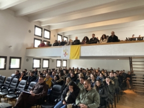 D58D4FAC-07B2-4AE4-B0EB-53B087FBDDD1