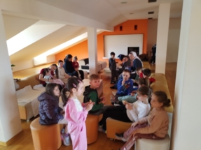 037c8c3b-8e6c-4c25-a595-e78d6fb3e5a9