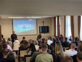 3bcbd578-cd5e-4af6-9a4b-4c980aa26422